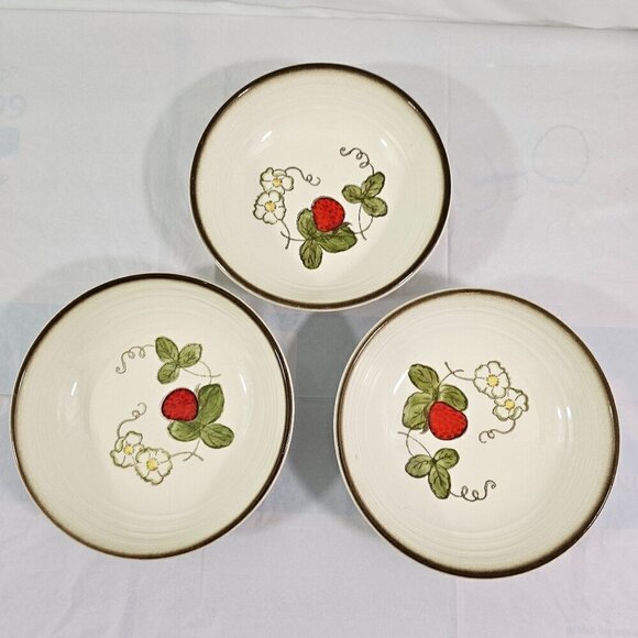 Vtg Metlox Poppytrail California Strawberry Ceramic Soup Salad Bowls – Set of 3 - Picture 16 of 16